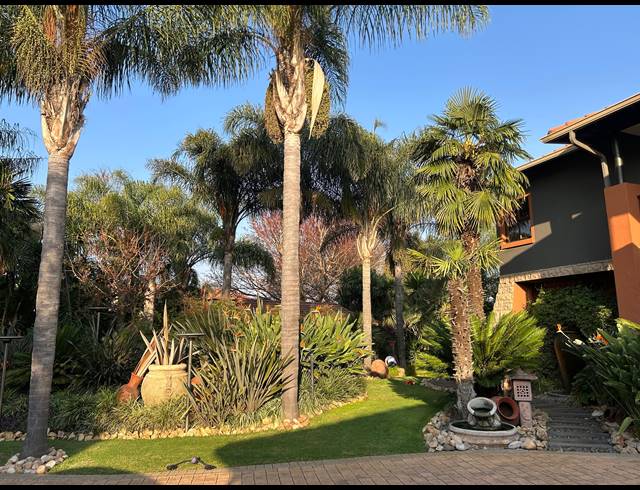 4 BEDROOM FREESTANDING FOR SALE IN RUIMSIG AH